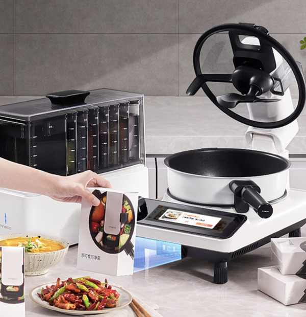 0pro还搭载了净菜扫码同步到机器的功能,烹饪时拿着净菜包装轻轻一扫