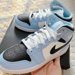 NIKE 耐克 Air Jordan 1 AJ1白蓝色 中帮潮流复古篮球鞋 555112-401