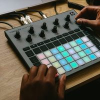 novation 诺维逊 Circuit Rhythm 多功能采样器