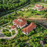 周末元旦清明端午都不加价，住武夷山脚！武夷山大红袍山庄 豪华园景/湖景房2晚套餐（含4早+下午茶/特色正餐+接站服务）