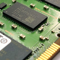 SAMSUNG 三星 存储服务器内存条 64G DDR4 RECC 2R×4 3200频率 M393A8G40AB2-CWE