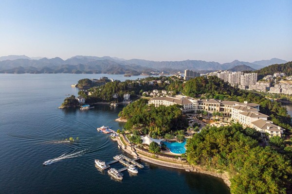 遛娃囤！含森泊乐园门票，玩到飞起！千岛湖开元度假村 景观湖景大床房1晚套餐（含双早+旅拍+幻想岛亲子门票）