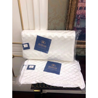 良魅 枕头希尔顿枕芯乳胶枕头记忆棉单人双人学生颈椎乳胶释压按摩颈椎枕 颗粒按摩枕一对装 白色