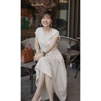 M 木谷M 米灰色V领高腰系带简约连衣裙