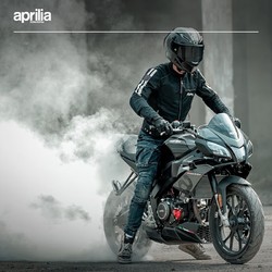 aprilia 阿普利亚 GPR250S 摩托街车