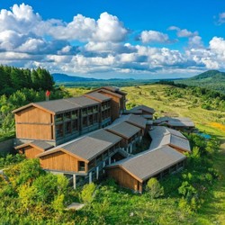 6月前不加价，享2大1小夏季度假区权益！长白山鲁能瑞士/美憬阁精选酒店 指定房型1-3晚套餐