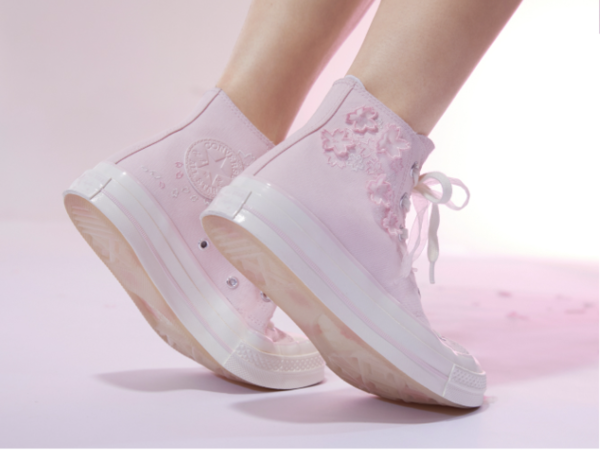 CONVERSE 匡威 把春日的樱花穿在脚上 1970S樱花刺绣高帮帆布鞋 A06221C