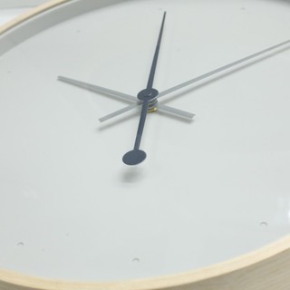 IKEA宜家罗布略塔静音时钟白蜡木贴面大号挂钟表家用公司简约北欧
