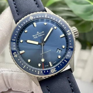 宝珀（blancpain） 男表五十噚 未使用全套5000-0240-O52A自动机械表径43mm