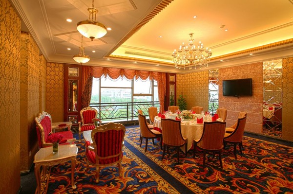 旅游尾单！含迪士尼双人门票！上海东江明城酒店 1-2晚套餐（含双早+迪士尼双人门票）