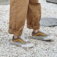 VANS 范斯 官方女鞋冬款低帮字母标语卡其色印花板鞋VN0A5HYRA5D