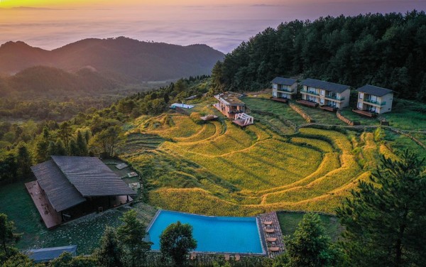 颜控推荐！住隐世山川中的诗与远方！飞茑集重庆/秦岭两地三店 指定房型1晚通兑（含双早+当地特色户外体验+晚安甜汤）