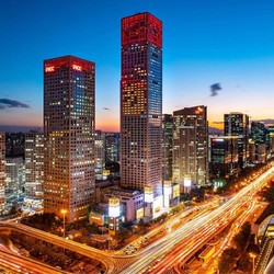 全程不加价!限时赠行政礼遇!北京柏悦酒店 尊享长安街景观大床房1-2晚套餐(含2大1小早餐+可选含正餐和500元餐券)