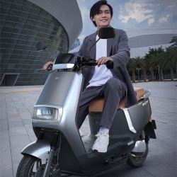 aima爱玛电动车摩托车破冰超长续航大电池外卖电瓶车碟刹踏板摩托车