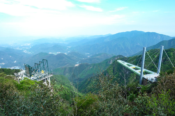 去1168米高山林避暑，还送3日畅玩门票！云上草原度假村1168星空天文酒店/半山隐竹酒店 多种房型2晚连住套餐（含双早+3日畅玩门票等）