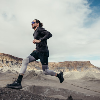 AMAZFIT 跃我 T-Rex Ultra 沙漠黄 100米防水 六星定位 华米科技watch户外运动智能手表男女士跑步心率血氧