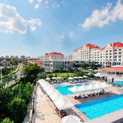 口碑高、有海景!青岛海景花园大酒店 北向智选大床房2晚连住套餐(含双早+双人法甜套餐+双人净桑拿体验等)