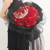 浪漫季节 33朵红玫瑰花束 皇冠/小夜灯