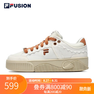 FILA 斐乐 FUSION Stack 女子运动板鞋 T12W232201F-GB 奶白/麦麸棕 39