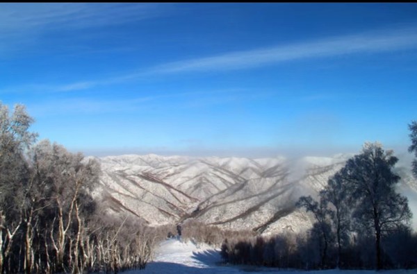 雪期超长180天！送2张价值800+的雪票！张家口崇礼万龙滑雪场双人2天1晚住宿+双早+滑雪票+温泉