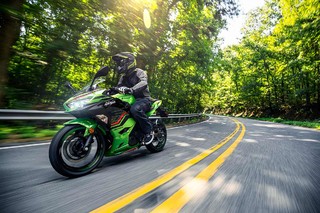 川崎 2023款 Ninja 400 雪后初霁