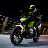 新品发售：Yadea 雅迪 飞越 FD7 电动车摩托车 跨骑 荧光绿/乔其白