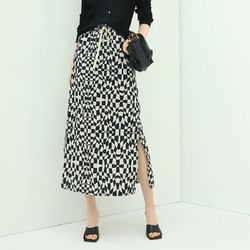 COCOBELLA 预售COCOBELLA黑白几何棋盘格图案半身裙女侧开叉遮胯长裙HS503