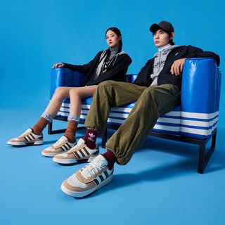 adidas 阿迪达斯 「面包鞋」COURTIC麂皮运动板鞋男女阿迪达斯官方三叶草 乳白/浅卡其/深棕/咖啡棕 41(255mm)