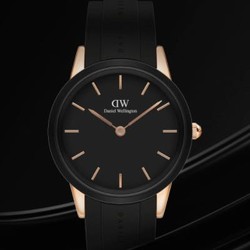 Daniel Wellington 丹尼尔惠灵顿 ICONIC MOTION系列 女士石英手表 32mm 黑盘 黑色氟橡胶表带 圆形