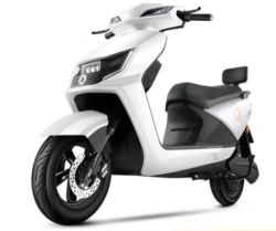 sunra 新日 飞马2.0 72v20ah 铅酸长续航电动摩托车 曙光白