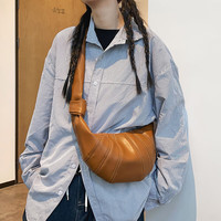 布兰奴包包女2023韩版流行饺子包百搭斜挎包时尚单肩包高级感牛角包 棕色