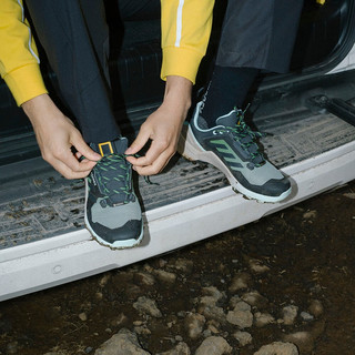 adidas阿迪达斯TERREX SWIFT R3男子GORE-TEX防水户外登山徒步鞋 黑色/绿色/灰蓝色 45(280mm)