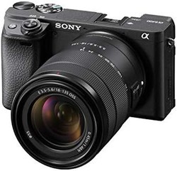 SONY 索尼 阿尔法 6400 |带索尼 18-135毫米 f/3.5-5.6 变焦镜头的 APS-C 无反光镜相机
