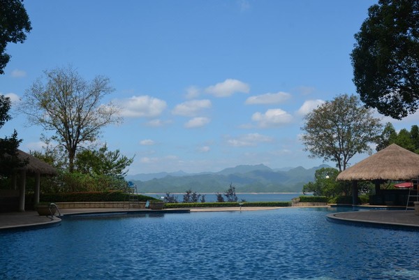 千島湖市中心，喜來登平替！千島湖綠城藍灣度假酒店 2號樓湖景親子房 2晚連?。ê?早+歡迎小食+騎行）