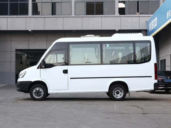 依维柯多款车型详询底价