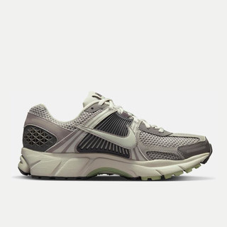 NIKE 耐克 ZOOM VOMERO 5 女子复古运动鞋 FB8825-001