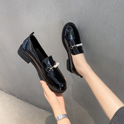 zhr单鞋女复古英伦风乐福鞋女减龄百搭一脚蹬小皮鞋女珍珠水钻扣饰