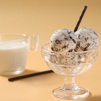 CAWKA MNWKA 白熊萨沙 俄罗斯进口冰淇淋大桶家庭装白熊萨沙鲜奶雪糕2L盒装彩虹冰激凌