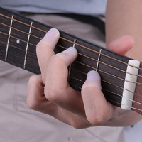 曼尔乐器 吉他左手指套 尤克里里吉他按弦护手指套 家用手指保护套 吉他配件 小号 吉他配件七夕情人节礼物