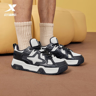 特步（XTEP）STAR-X板鞋男2024春季面包鞋舒适百搭运动鞋休闲鞋 黑/帆白-男 35码