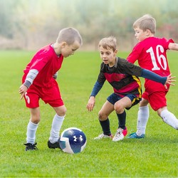 UNDER ARMOUR 安德玛 UA安德玛4号足球比赛专业青少年初中生训练中考用球耐磨儿童