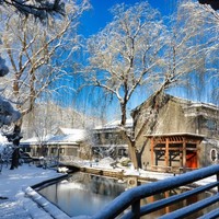 永定河畔明清风貌建筑，下过雪后更美了！北京龙泉宾馆 标准间/大床间1晚套餐（含双早+烤鱼套餐）