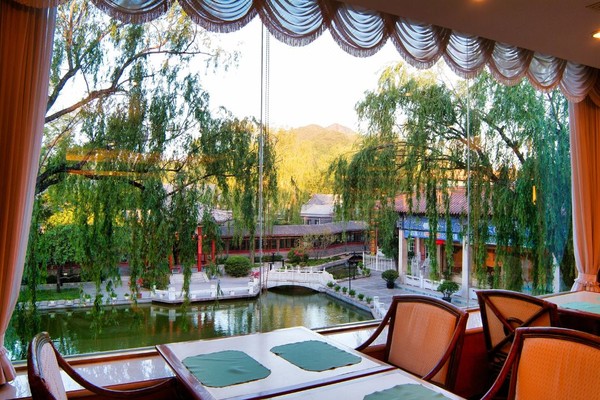 永定河畔明清风貌建筑，下过雪后更美了！北京龙泉宾馆 标准间/大床间1晚套餐（含双早+烤鱼套餐）