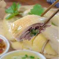 【冷运】白切鸡整只白斩鸡广东特产广式真空即食送蘸料调料