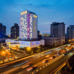 周末不加价，性价比高！杭州维景国际大酒店 多种房型2晚连住套餐
