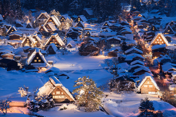 或許是日本最美雪景燈光秀！春節不加價！日本名古屋飛驒高山白川鄉合掌村一日游
