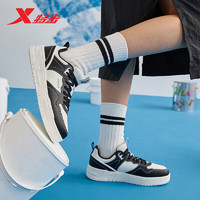 XTEP 特步 女鞋苜白运动板鞋休闲百搭876118310025 黑/帆白 37