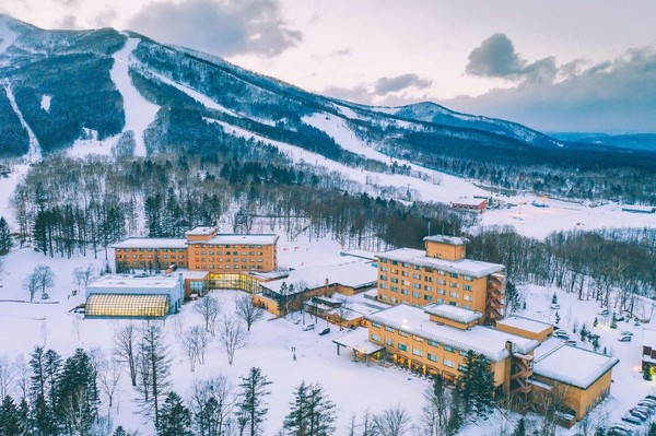 獨享一座雪場，滑雪愛好者直接沖這家！Club Med佐幌度假村 多種房型3-5晚一價全包套餐