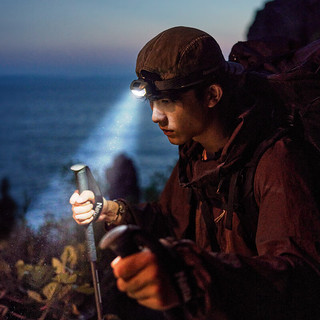 NatureHike挪客星野户外头灯防水超轻便携强光超亮电池登山徒步越野跑钓鱼灯 电池款/6级防水/芥末黄