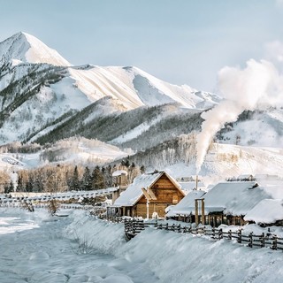 国内雪景天花板，不输瑞士和北海道，还有机会看极光！新疆8天7晚纯玩2-6人跟团游（含7晚住宿+全程用车+景区门票等）